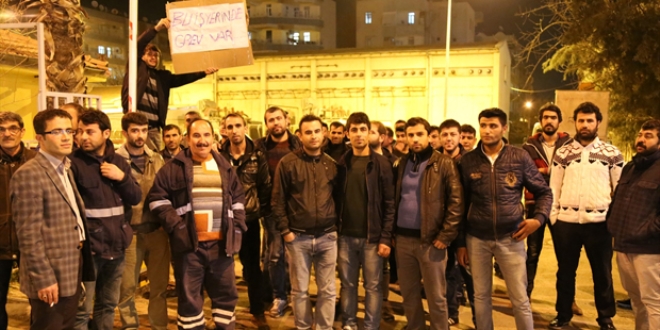 DEDAŞ'da taşeron işçiler greve çıktı