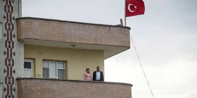 İdil halkından asker ve polise bayraklı destek