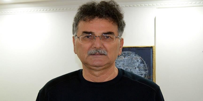 'Öğrencilerimin başını açtırmadığım için soruşturma geçirdim'