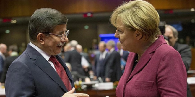 Başbakan Davutoğlu ile Merkel telefonda görüştü