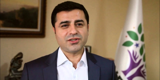 Demirtaş: Hiçbir darbe anlayışını desteklemedik