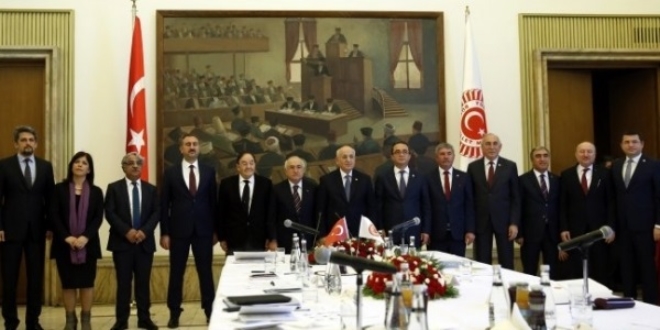 CHP: Erdoğan sözlerini düzeltmezse masaya dönmeyiz