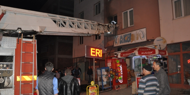 Prize takılı olan şarj aleti patladı