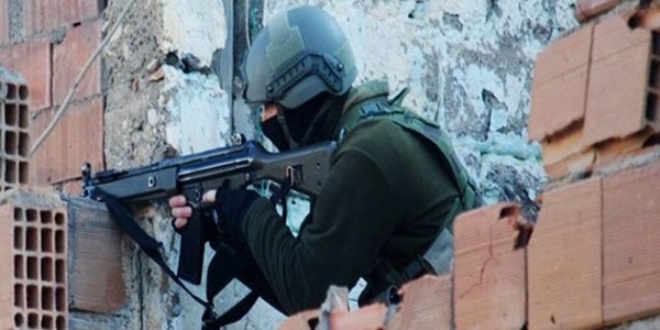 Sur'da çatışma: 2 güvenlik görevlisi yaralı