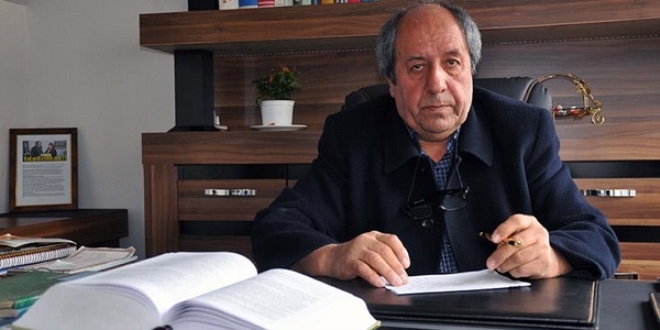 Stajını tamamlayan 'dede' avukat oldu