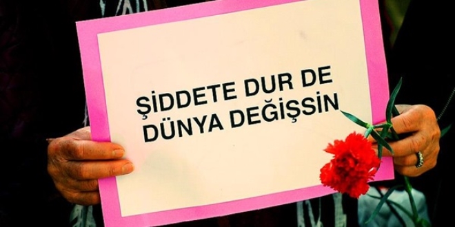 Türkiye'de kadının en önemli sorunu 'şiddet'