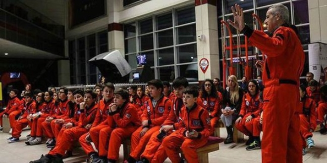 Çocuklar 'Mars'ta bir gece' yaşadı