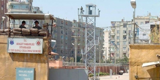 Ziyaretçi kadının ayakkabısından cezaevi krokisi çıktı