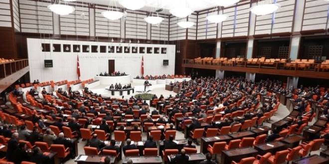 AK Parti dokunulmazlığı tek başına kaldırabilecek