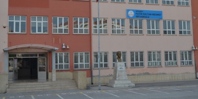 Aksaray'da sınıfta fenalaşan öğrenci öldü