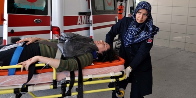 Öğretmen servisi ile ticari araç çarpıştı: 16 yaralı