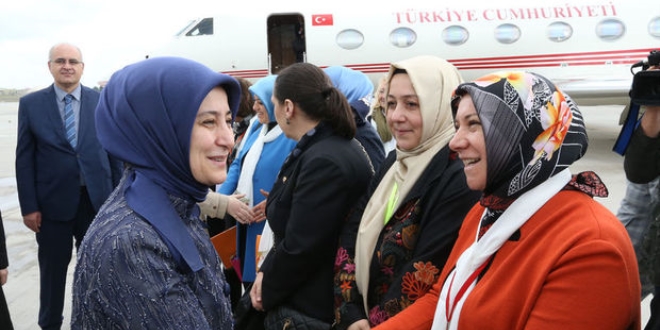 Sare Davutoğlu Diyarbakır'da