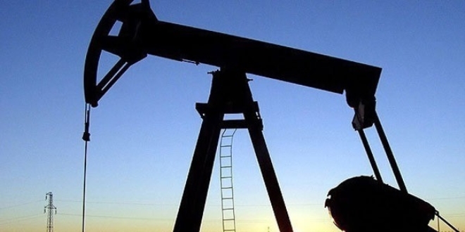 Şubatta küresel petrol arzı düştü