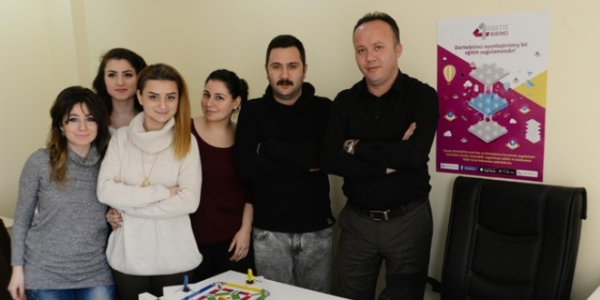 Öğrencileri için zeka oyunu geliştirdi