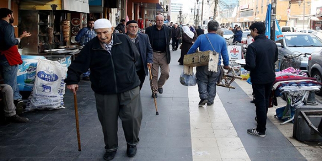 Sur esnafı yaralarını sarmaya başladı