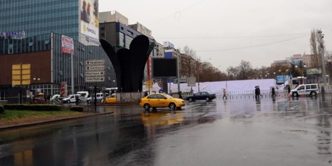 Üniversite öğrencisi yaralı halde gittiği Bakanlık binasında bulundu