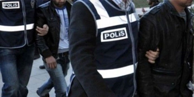 'Bu suça ortak olmayacağız' bildirisini imzalayan 3 akademisyene gözaltı