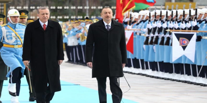 Aliyev tarihi zirve iin Trkiye'de