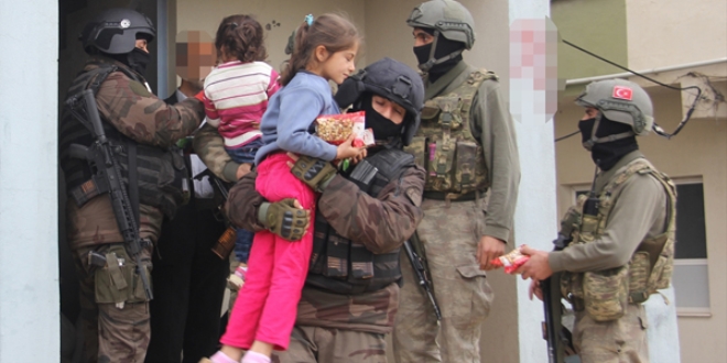 Nusaybin'de 5 kişilik aile güvenli bölgeye tahliye edildi