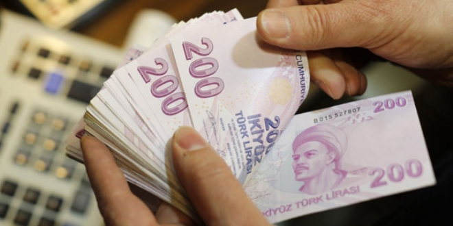 Yeni mezunlar prim borcu olsa da sağlıktan yararlanır