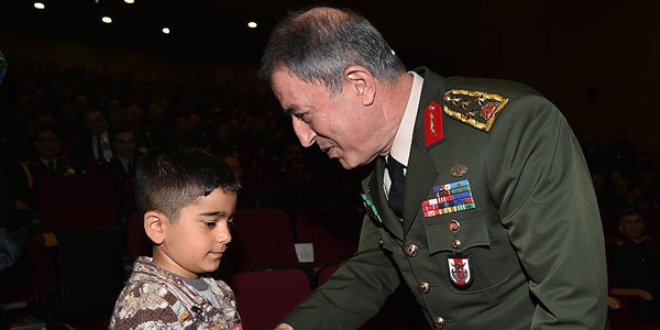 Genelkurmay Başkanı Akar şehit çocuklarını kabul etti