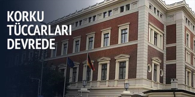 Alman kurumları kapıları kapattı: Korku tüccarları devrede