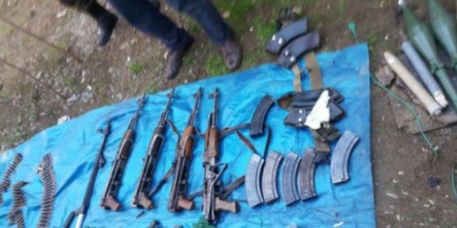 Bağlar Kaynartepe'den cephanelik çıktı