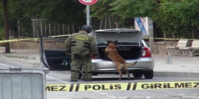 TEM otoyolunda şüpheli otomobilde arama yapıldı