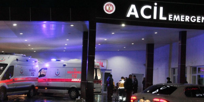 Polisleri taşıyan midibüs devrildi: 18 yaralı