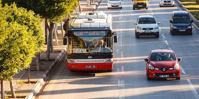 Antalya'da toplu taşıma ücretlerine zam