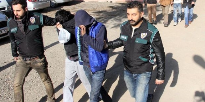 Adana'da izinsiz nevruz eylemi yapan 19 kişi tutuklandı