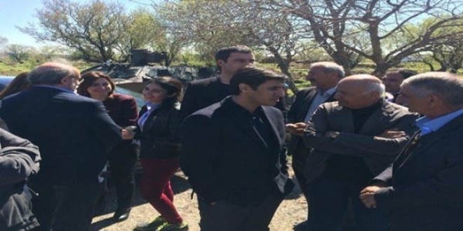 Demirtaş ve Yüksekdağ'ın bulunduğu konvoy İdil girişinde durduruldu