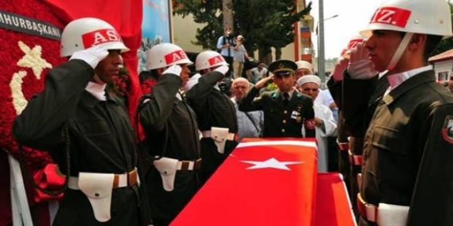 Şehitler Halal ile Karaduman son yolculuklarına uğurlandı