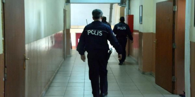 Öğrenciler selfie çekmek için okulun çatısına çıktı!