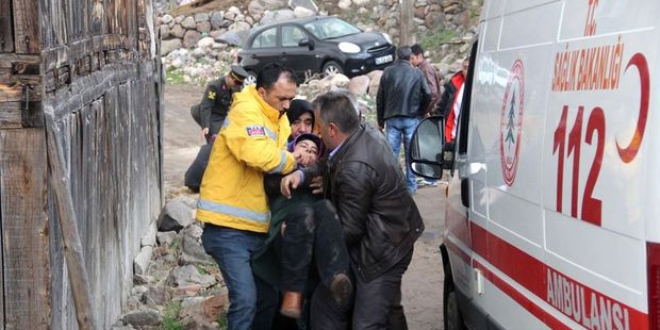Şehit Uzman Çavuş Oflaz'ın baba ocağına ateş düştü