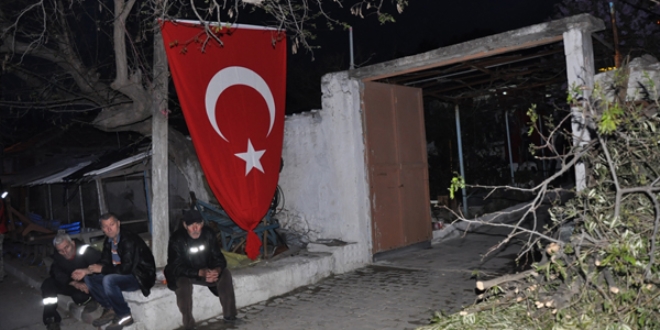 Şehit polis Cemil Koç'un ailesine acı haber verildi