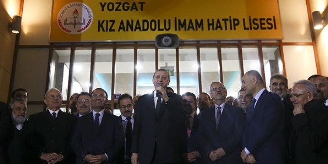 'Bir neslin on yılını çaldılar'