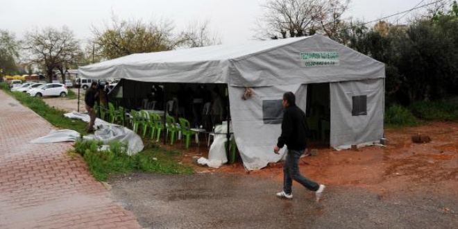 Terörist için taziye çadırı kuran bir kişi tutuklandı