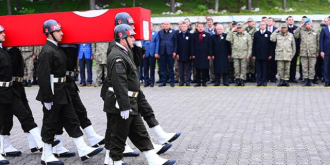 Kuzey Irak'ta şehit düşen üsteğmen Cazgır için tören düzenlendi