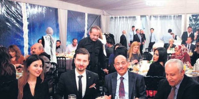 100 milyon $'lık 'Ağa' yemeği