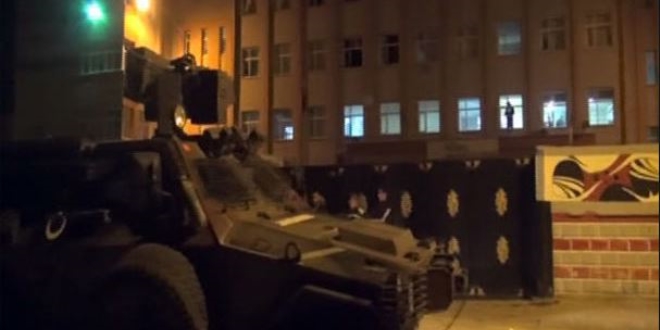 Batman'da polis merkezine el yapımı patlayıcı atıldı