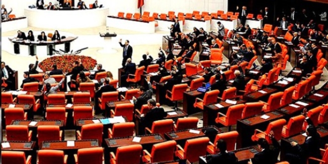 Ak Parti'nin önerisi Anayasa'ya aykırıdır