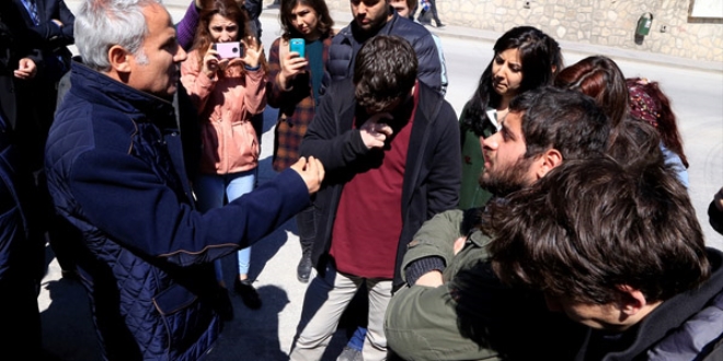 Anadolu Üniversitesinde afiş gerginliği: 3 yaralı