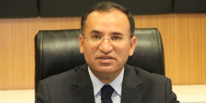 Bozdağ: Hangi talimatla 'weloveErdoğan' 'hashtag'ını kaldırdınız