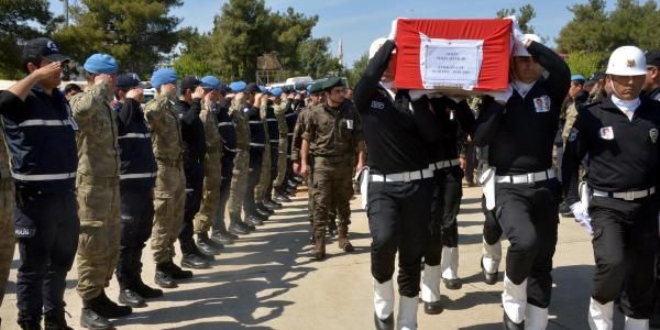 Şehit polis Volkan Çay, Adana'da toprağa verildi