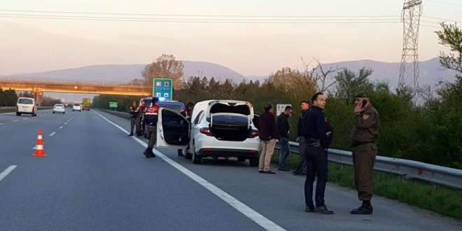 TEM'de bomba yüklü araç alarmı