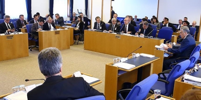 'Torba kanun' tasarısı, komisyondan geçti