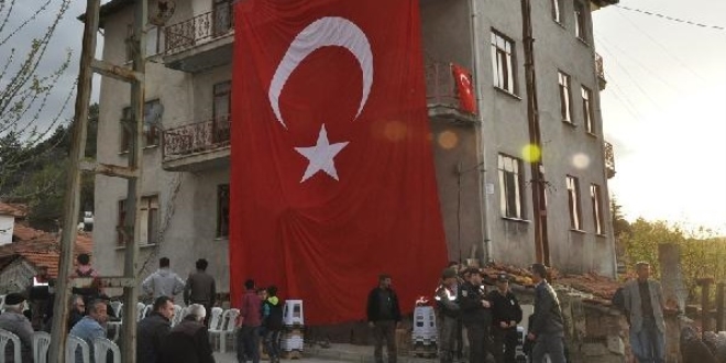 Şehit olan askerlerin acı haberi ailelerine ulaştı