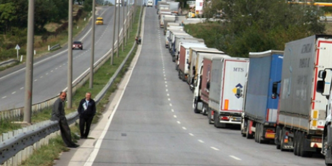 Kapıkule sınır kapısında 10 kilometre kuyruk oluştu
