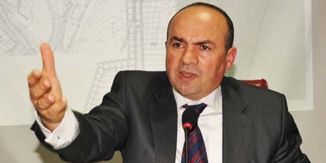 Eski Uşak belediye başkanı darbedildi